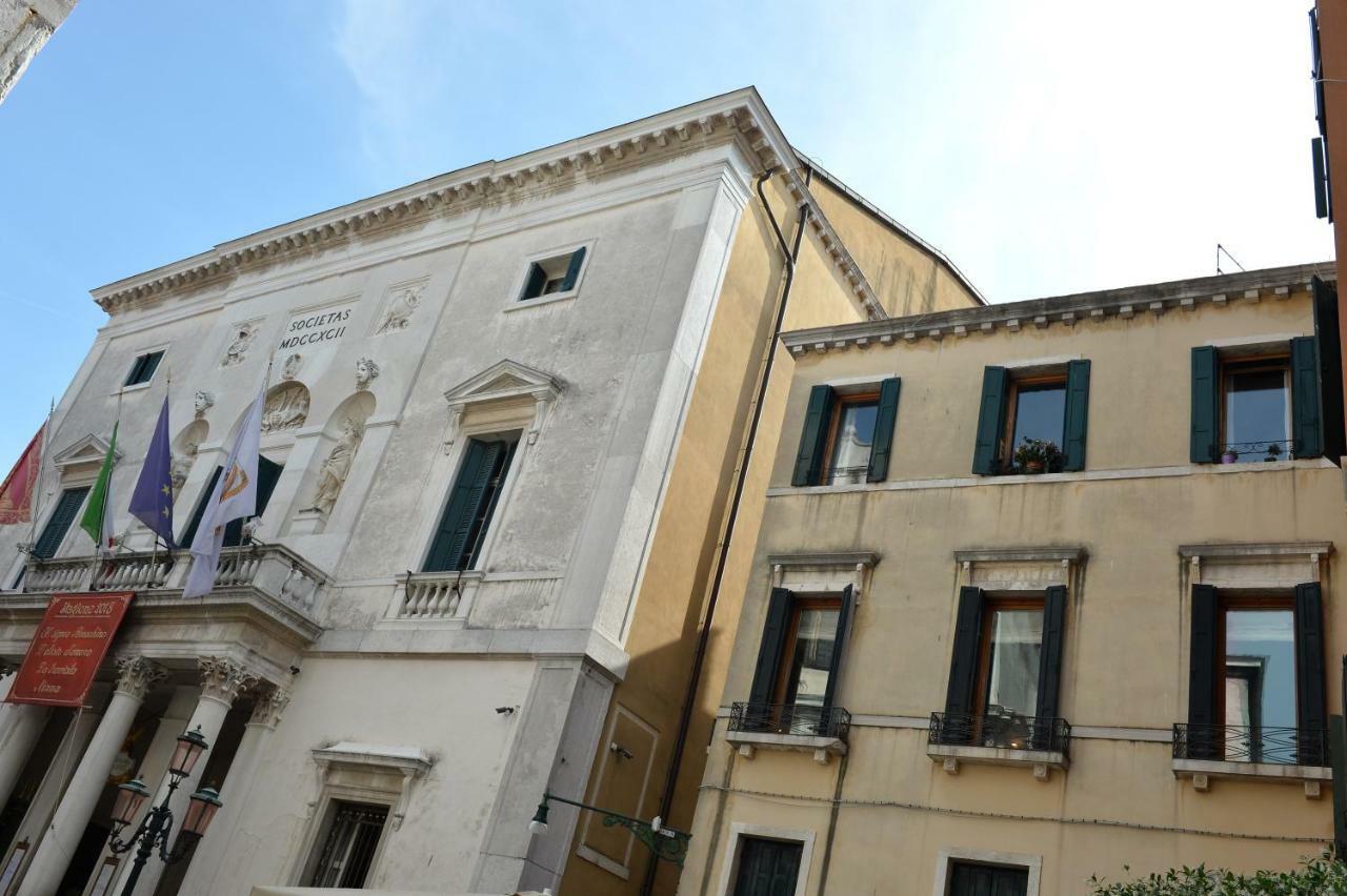 Ca' Fenice 1921 Venesia Bagian luar foto